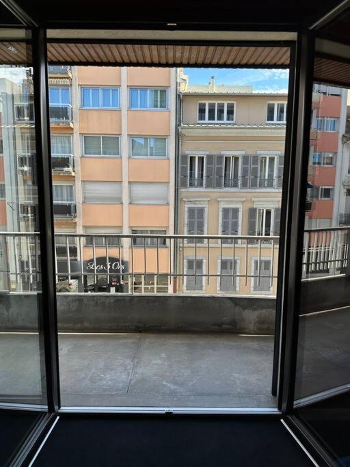 Appt De Standing Centre Ville Tarbes Exterior foto